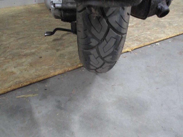 Vespa - bromscooter - primavera 4t - scooter - afbeelding 11 van  11