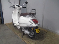 Vespa - bromscooter - primavera 4t - scooter - afbeelding 2 van  11
