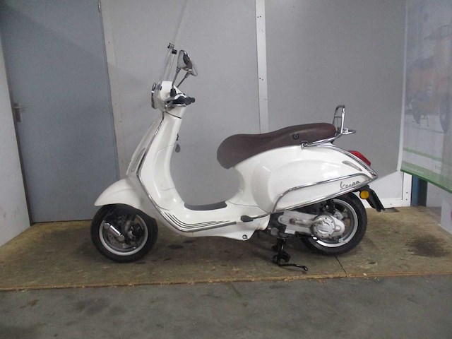 Vespa - bromscooter - primavera 4t - scooter - afbeelding 1 van  11