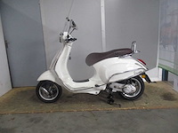 Vespa - bromscooter - primavera 4t - scooter - afbeelding 1 van  11