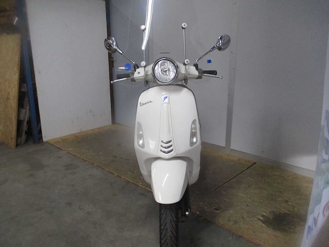 Vespa - bromscooter - primavera 4t - scooter - afbeelding 7 van  11