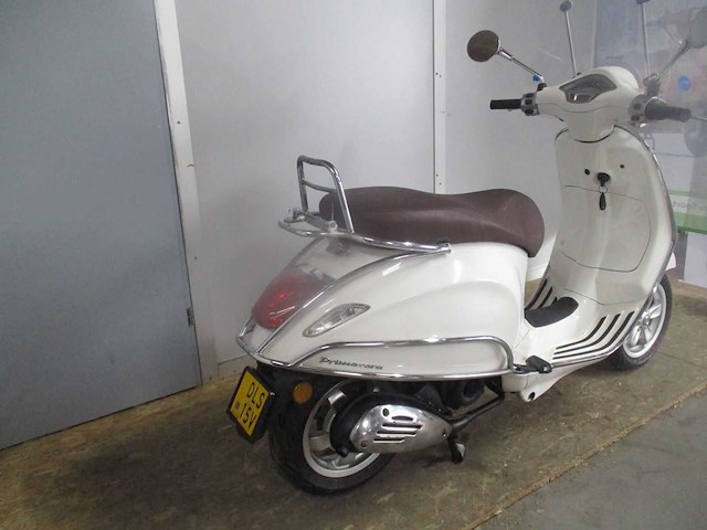 Vespa - bromscooter - primavera 4t - scooter - afbeelding 5 van  11