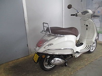 Vespa - bromscooter - primavera 4t - scooter - afbeelding 5 van  11