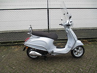 Vespa - bromscooter - primavera touring 4t - scooter - afbeelding 8 van  11