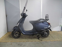 Vespa - bromscooter - s 4t - scooter - afbeelding 1 van  11