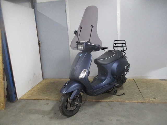 Vespa - bromscooter - s 4t - scooter - afbeelding 8 van  11