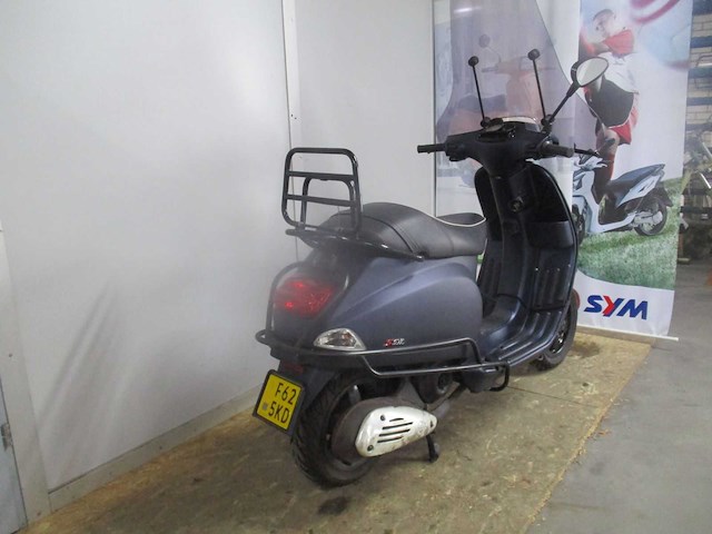 Vespa - bromscooter - s 4t - scooter - afbeelding 5 van  11