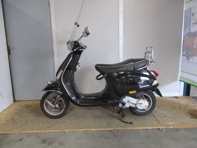 Vespa - bromscooter - s 50 4t - scooter - afbeelding 1 van  11
