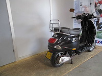 Vespa - bromscooter - s 50 4t - scooter - afbeelding 9 van  11