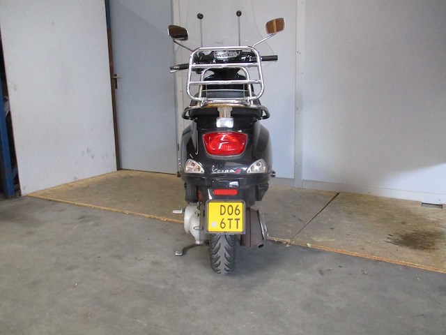 Vespa - bromscooter - s 50 4t - scooter - afbeelding 10 van  11