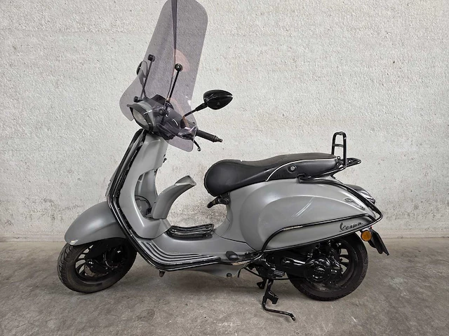 Vespa - bromscooter - sprint 4t - 45km uitvoering f754vl - afbeelding 1 van  9