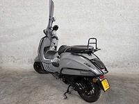 Vespa - bromscooter - sprint 4t - 45km uitvoering f754vl - afbeelding 7 van  9