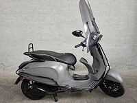 Vespa - bromscooter - sprint 4t - 45km uitvoering f754vl - afbeelding 1 van  9