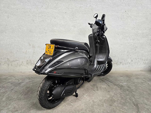 Vespa - bromscooter - sprint 4t - brommer - afbeelding 7 van  8