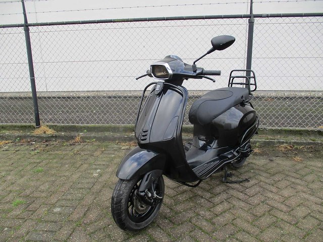 Vespa - bromscooter - sprint 4t - scooter - afbeelding 4 van  11