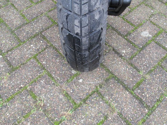 Vespa - bromscooter - sprint 4t - scooter - afbeelding 6 van  11