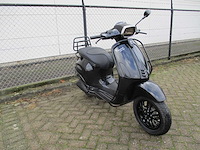 Vespa - bromscooter - sprint 4t - scooter - afbeelding 7 van  11