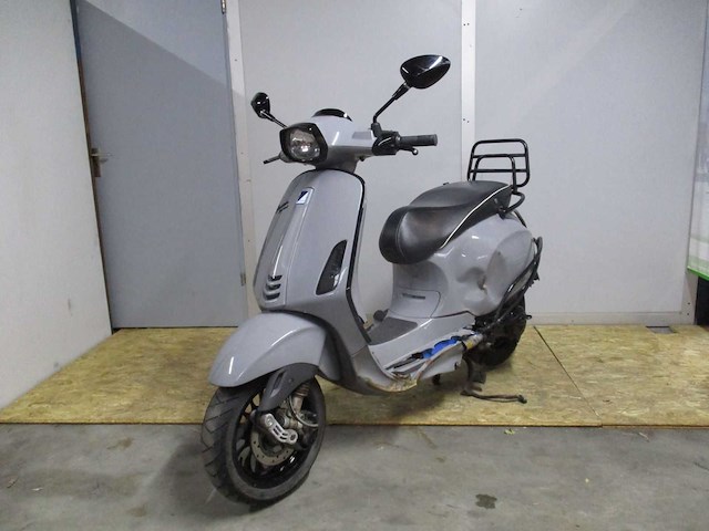 Vespa - bromscooter - sprint 4t - scooter - afbeelding 4 van  11