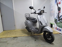 Vespa - bromscooter - sprint 4t - scooter - afbeelding 7 van  11