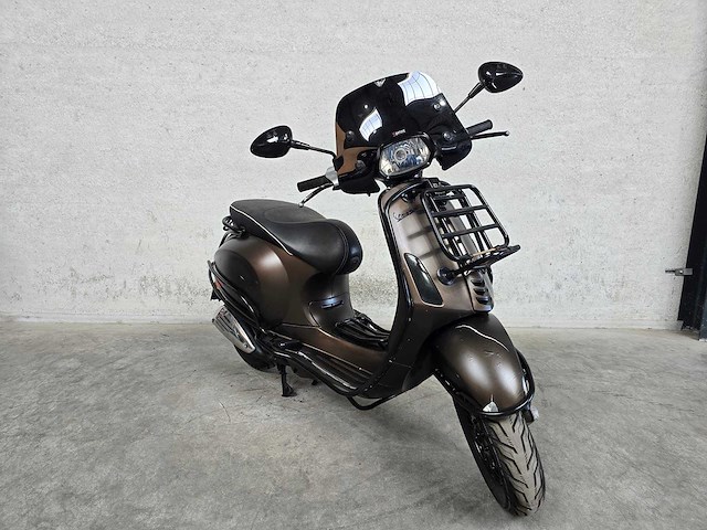 Vespa - bromscooter - sprint 4t sport - 45km uitvoering dlg43h - afbeelding 5 van  8