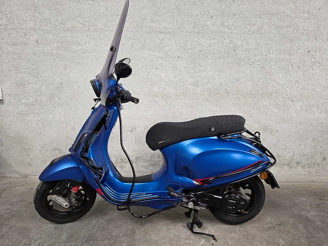 Vespa - bromscooter - sprint 4t sport - 45km uitvoering dts05l - afbeelding 1 van  9
