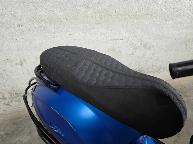 Vespa - bromscooter - sprint 4t sport - 45km uitvoering dts05l - afbeelding 6 van  9