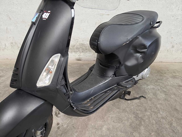 Vespa - bromscooter - sprint 4t sport - 45km uitvoering dvb35f - afbeelding 4 van  8