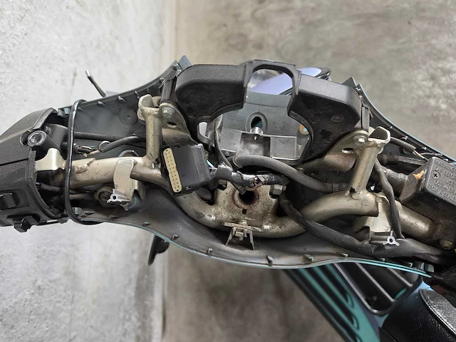 Vespa - bromscooter - sprint 4t sport - 45km uitvoering - afbeelding 7 van  7