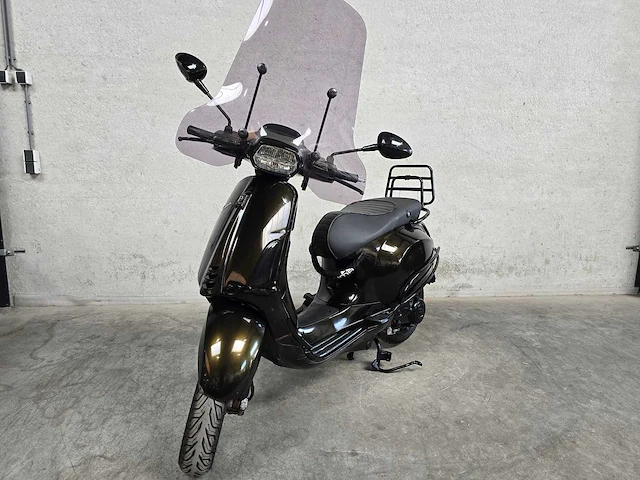 Vespa - bromscooter - sprint 4t sport - 4t 45km uitvoering dzb89f - afbeelding 3 van  8