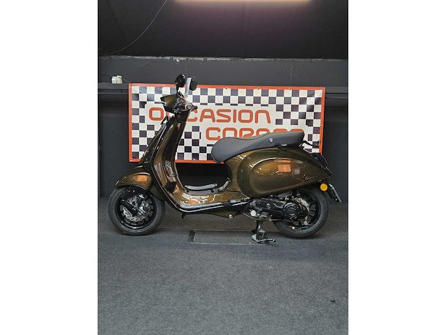 Vespa - bromscooter - sprint 4t sport - motorised scooter - afbeelding 1 van  6