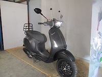 Vespa - bromscooter - sprint 4t sport injectie - scooter - afbeelding 7 van  11