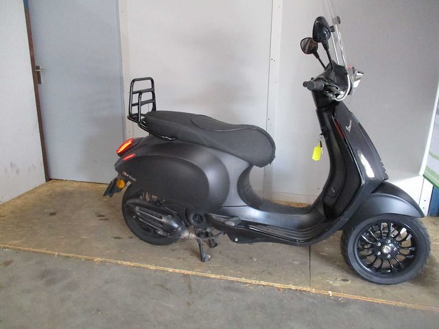 Vespa - bromscooter - sprint 4t sport injectie - scooter - afbeelding 8 van  11