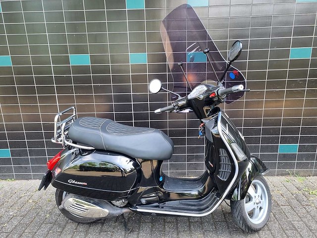 Vespa - gts 250 i.e. - motorscooter - afbeelding 5 van  10