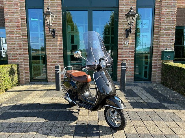 Vespa - lx - brommer - afbeelding 5 van  9