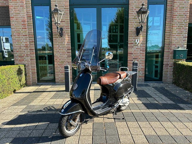 Vespa - lx - brommer - afbeelding 2 van  9