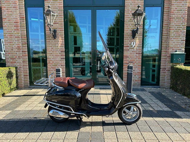 Vespa - lx - brommer - afbeelding 4 van  9