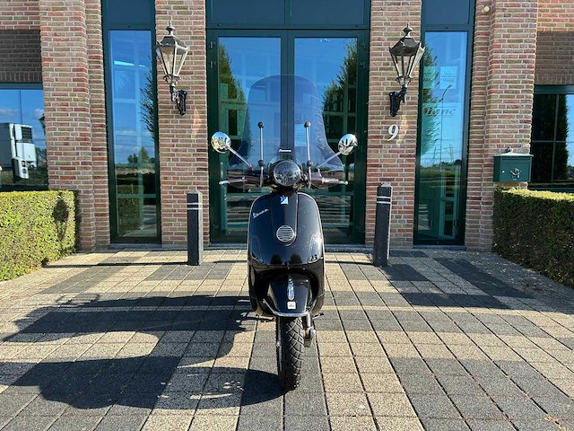 Vespa - lx - brommer - afbeelding 8 van  9