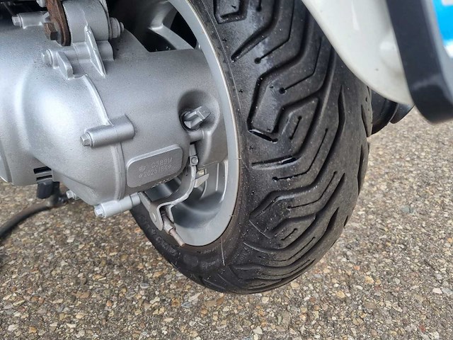 Vespa - lx - s 4t sport - scooter - afbeelding 6 van  16