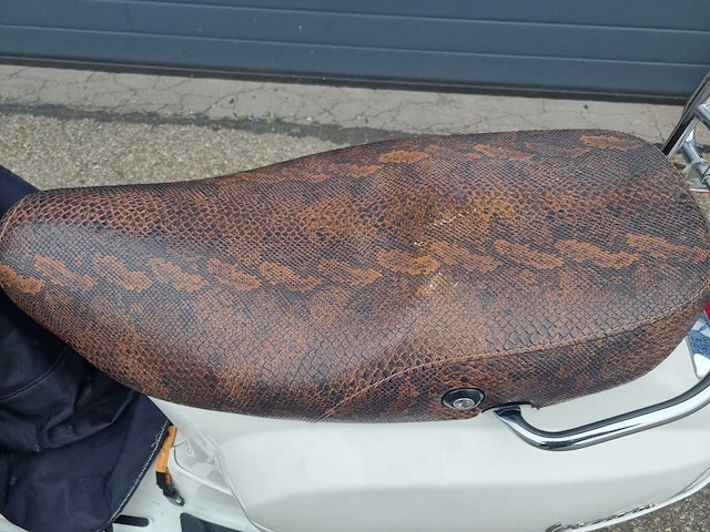 Vespa - lx - s 4t sport - scooter - afbeelding 8 van  16