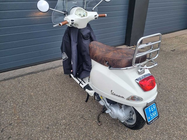 Vespa - lx - s 4t sport - scooter - afbeelding 11 van  16