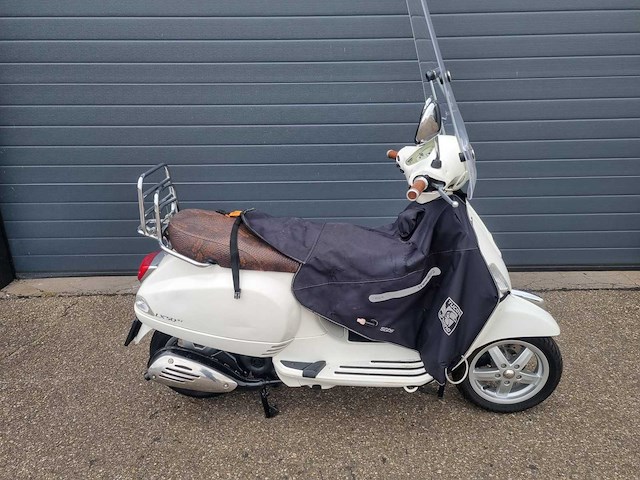 Vespa - lx - s 4t sport - scooter - afbeelding 9 van  16