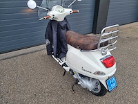 Vespa - lx - s 4t sport - scooter - afbeelding 11 van  16