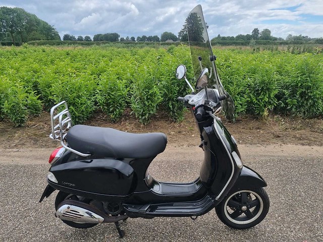 Vespa - lx 150 - motorfiets - afbeelding 8 van  12