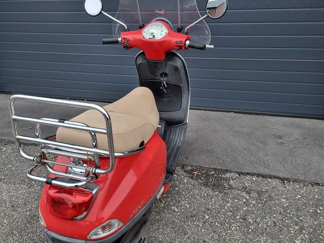 Vespa - lx 4t - afbeelding 7 van  9