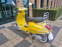 Vespa - lx 4takt - brommer - afbeelding 9 van  9