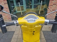 Vespa - lx 4takt - brommer - afbeelding 9 van  12