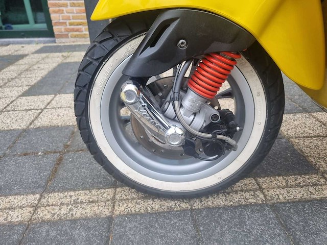 Vespa - lx 4takt - brommer - afbeelding 12 van  16