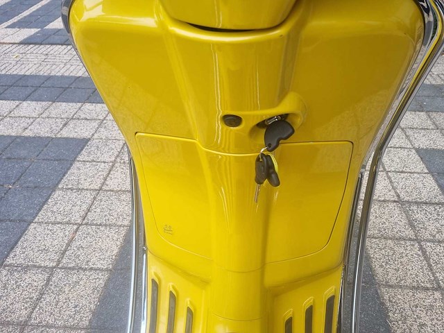 Vespa - lx 4takt - brommer - afbeelding 14 van  16