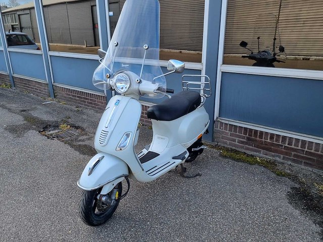 Vespa - lx 50 - brommer - afbeelding 1 van  7
