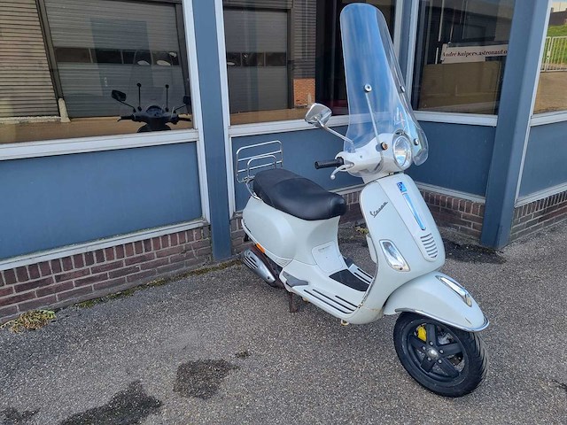 Vespa - lx 50 - brommer - afbeelding 3 van  7